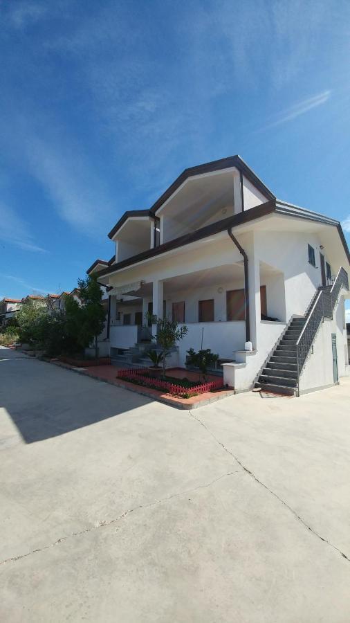 Appartamento Tra Mare E Lago Фоче Варано Екстериор снимка